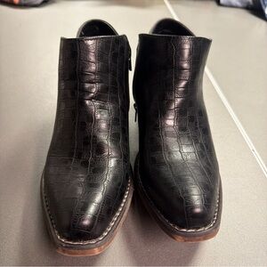 Roper Sofia Caiman Ankle Booties, Side Zip, Women's Size 7.5, Great condition